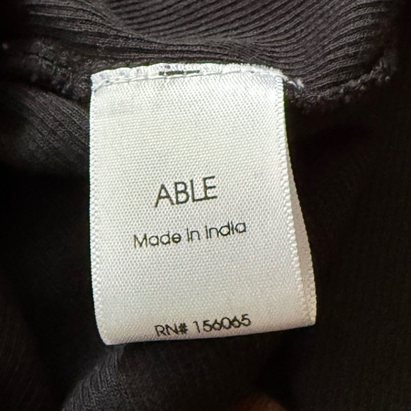 Able Clothing FashionABLE Julia Anywhere Button Up Top, Small - Picture 8 of 13